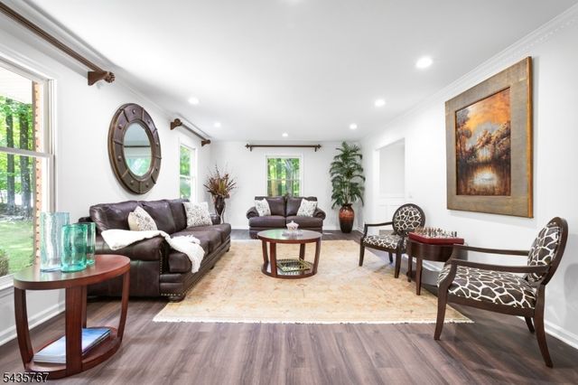 17 Sandalwood Dr, Warren Twp., NJ 07059
