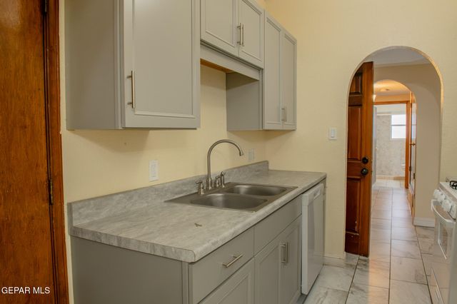 7305 LAKEHURST Road, El Paso, TX 79912