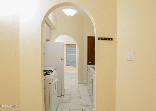 7305 LAKEHURST Road, El Paso, TX 79912