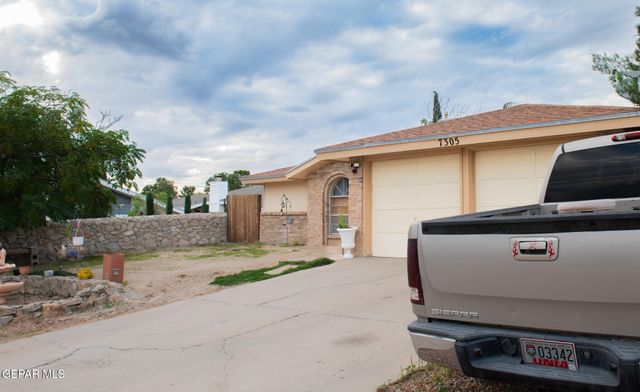 7305 LAKEHURST Road, El Paso, TX 79912
