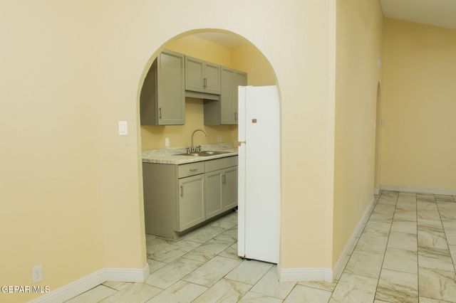 7305 LAKEHURST Road, El Paso, TX 79912
