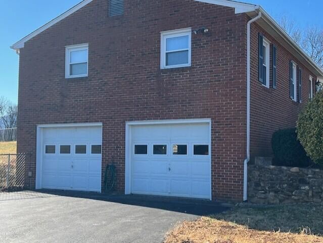 3519 McDaniel DR, Salem, VA 24153