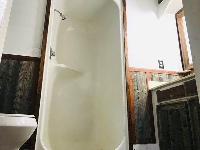 106 W Decatur Street, Ennis, TX 75119