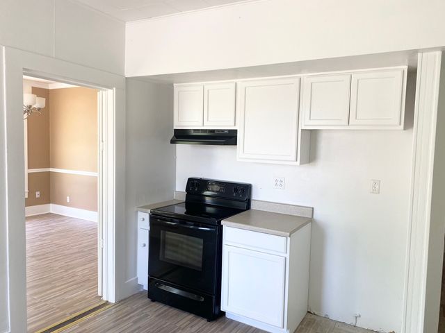 106 W Decatur Street, Ennis, TX 75119