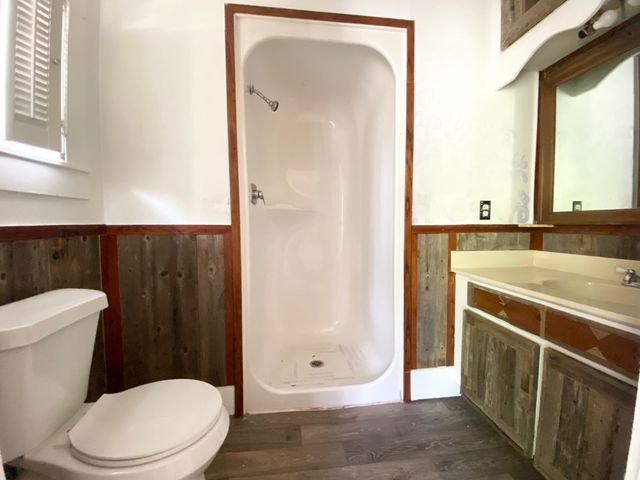 106 W Decatur Street, Ennis, TX 75119