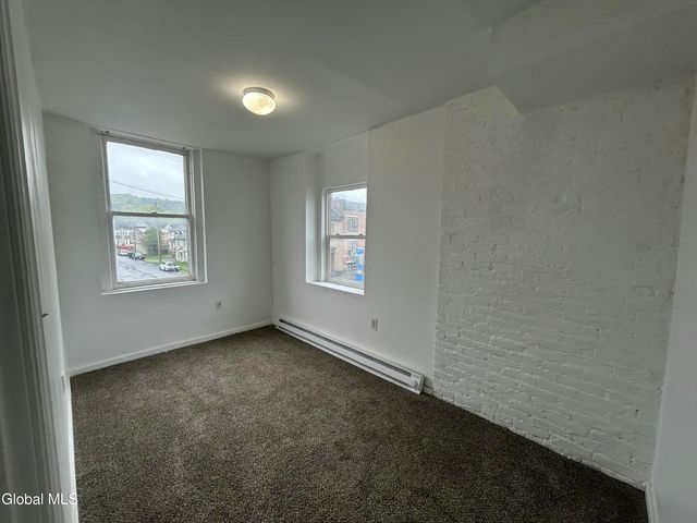 663 2nd Avenue 2S, Troy, NY 12182