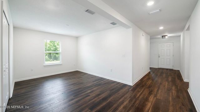 6673 BURNT CREEK Road, Jacksonville, FL 32222
