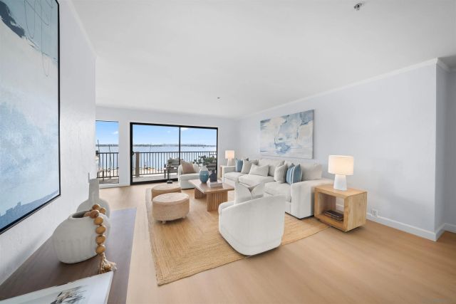 1235 Parker Pl 2F, San Diego, CA 92109