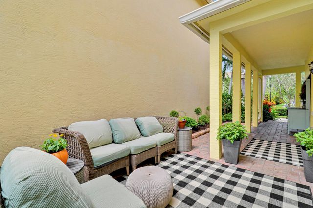 1922 SE Niceville Drive, Port St Lucie, FL 34952