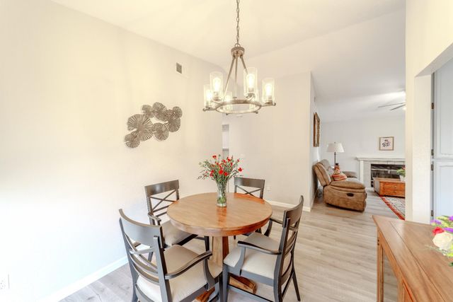 7044 Plume Way, Elk Grove, CA 95758