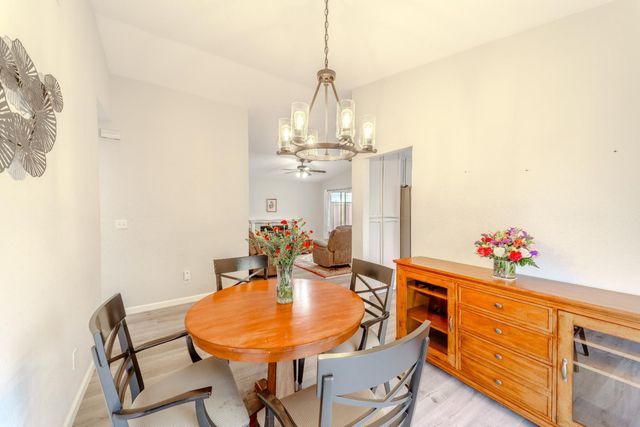 7044 Plume Way, Elk Grove, CA 95758