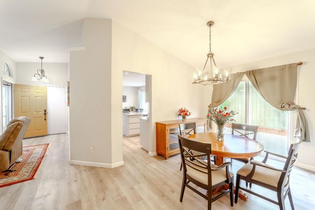 7044 Plume Way, Elk Grove, CA 95758
