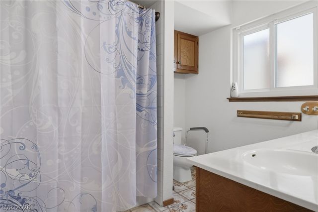 1209 Oak Tree Lane, Las Vegas, NV 89108