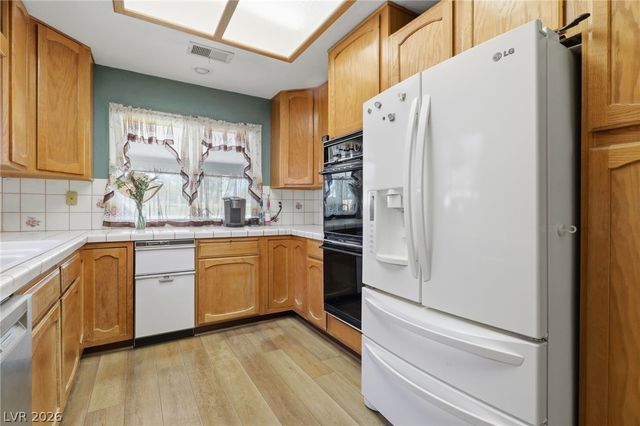 1209 Oak Tree Lane, Las Vegas, NV 89108