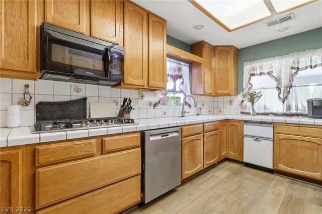 1209 Oak Tree Lane, Las Vegas, NV 89108
