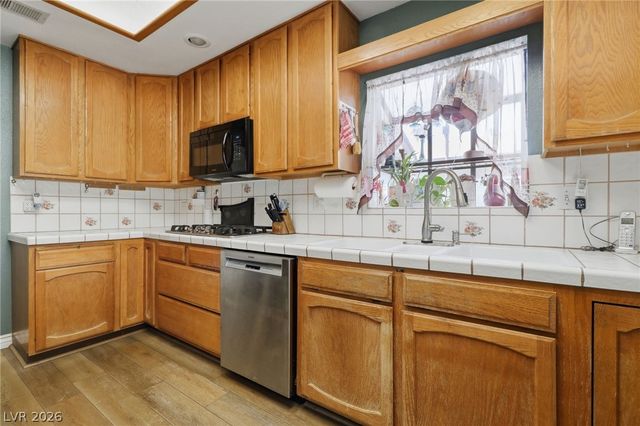 1209 Oak Tree Lane, Las Vegas, NV 89108