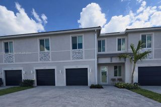 686 SE 13th Court, Homestead, FL 33034