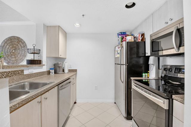 1801 N FLAGLER Drive 727, West Palm Beach, FL 33407