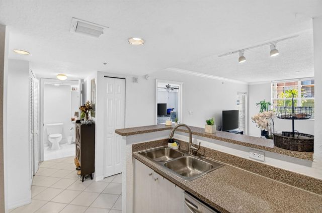 1801 N FLAGLER Drive 727, West Palm Beach, FL 33407