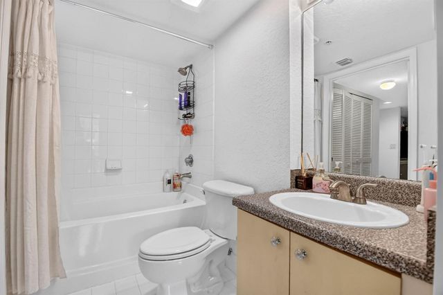 1801 N FLAGLER Drive 727, West Palm Beach, FL 33407
