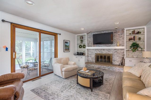 2024 N EUGENE STREET, Appleton, WI 54914