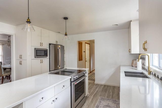 2024 N EUGENE STREET, Appleton, WI 54914