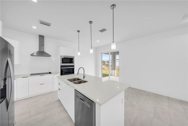 8070 Marsh CIR, Labelle, FL 33935