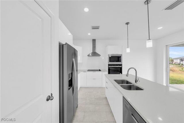 8070 Marsh CIR, Labelle, FL 33935