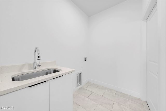 8070 Marsh CIR, Labelle, FL 33935