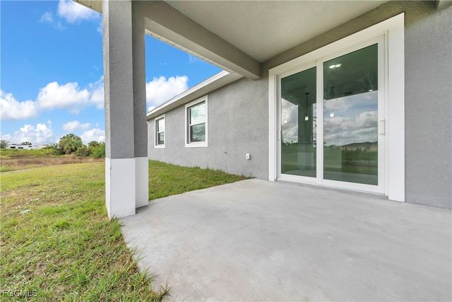 8070 Marsh CIR, Labelle, FL 33935