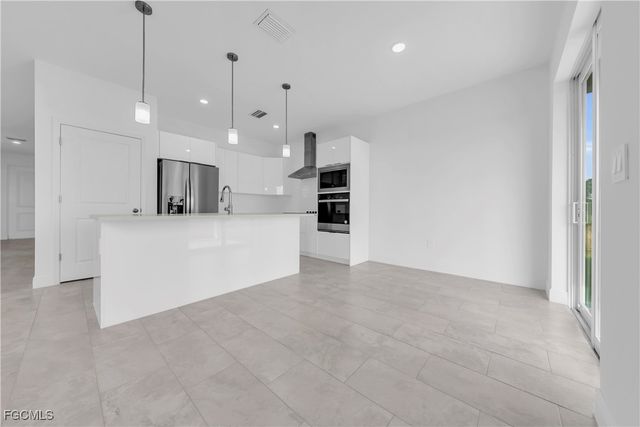 8070 Marsh CIR, Labelle, FL 33935