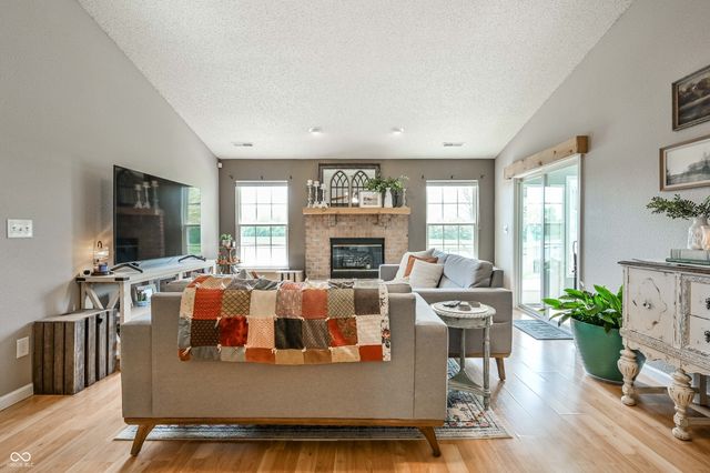 6623 Southern Ridge Drive, Indianapolis, IN 46237