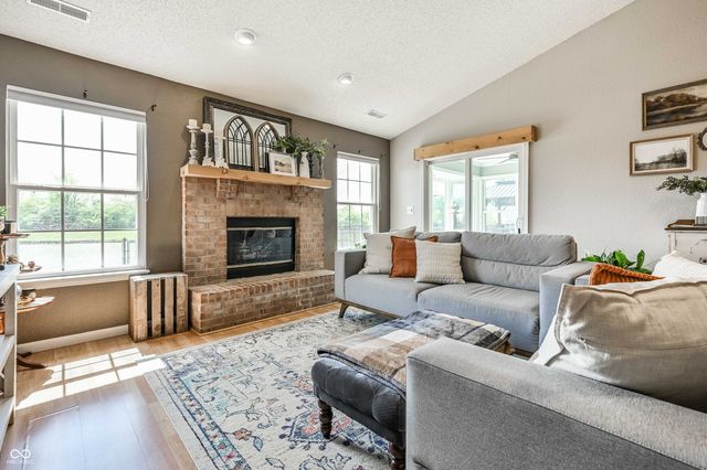 6623 Southern Ridge Drive, Indianapolis, IN 46237