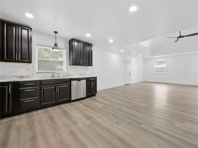 629 Little Meadow Drive, Dayton, OH 45404