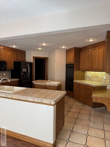 3453 Sun Circle, Idaho Falls, ID 83404