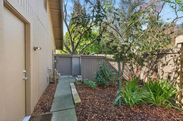 11334 Mother Lode Cir, Gold River, CA 95670