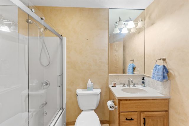 220 Prairie Ridge Rd., Salina, KS 67401