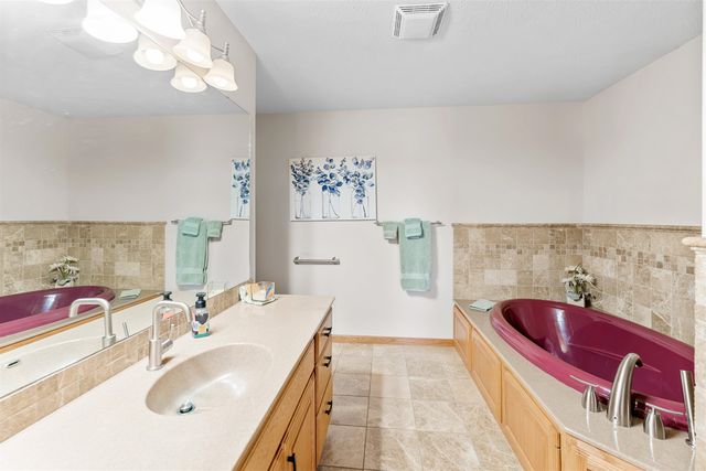 220 Prairie Ridge Rd., Salina, KS 67401