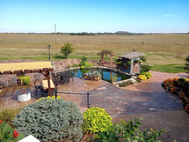 220 Prairie Ridge Rd., Salina, KS 67401