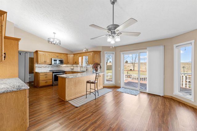 220 Prairie Ridge Rd., Salina, KS 67401