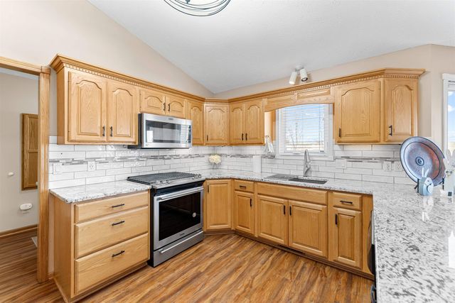 220 Prairie Ridge Rd., Salina, KS 67401