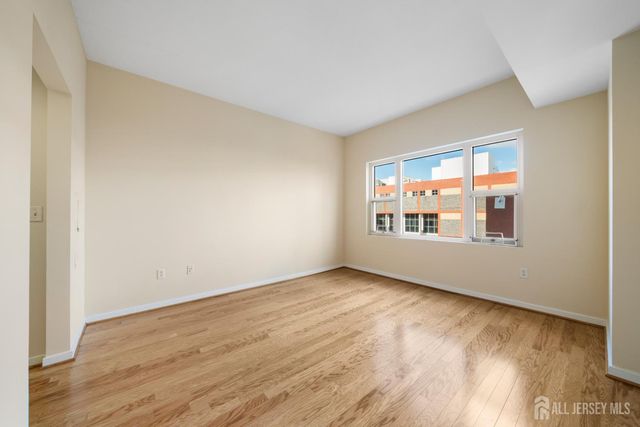 20 Livingston Avenue 404, New Brunswick, NJ 08901