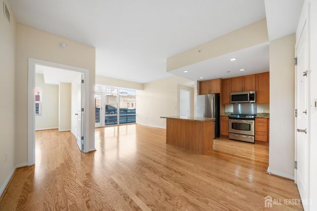 20 Livingston Avenue 404, New Brunswick, NJ 08901