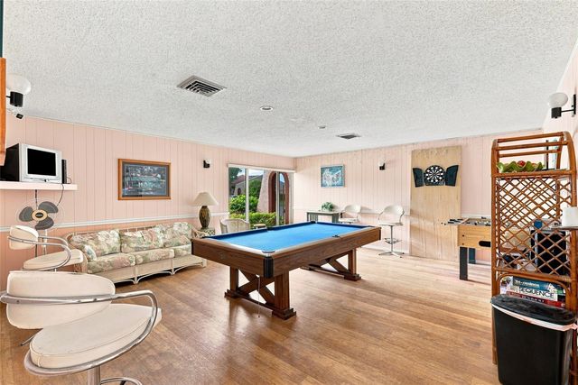 9769 86TH AVENUE 9769, Seminole, FL 33777