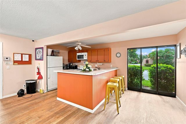 9769 86TH AVENUE 9769, Seminole, FL 33777