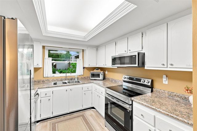 9769 86TH AVENUE 9769, Seminole, FL 33777