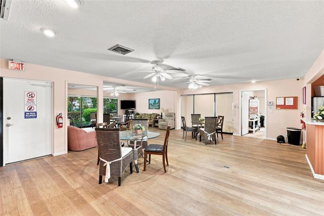 9769 86TH AVENUE 9769, Seminole, FL 33777