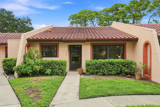 9769 86TH AVENUE 9769, Seminole, FL 33777