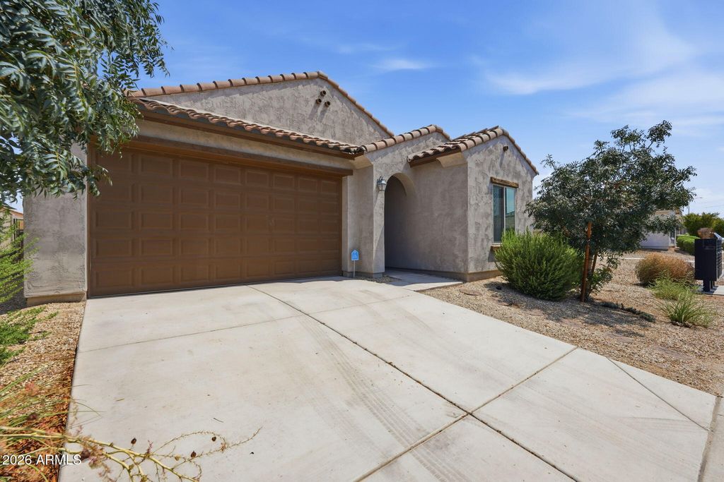 11204 W MOBILE Lane, Tolleson, AZ 85353 — exterior