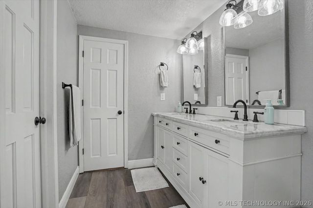 12525 S Skyline Drive, Jenks, OK 74037